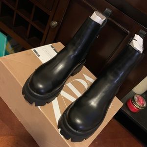 LOW HEELED LUG SOLE ANKLE BOOTS (NWT)